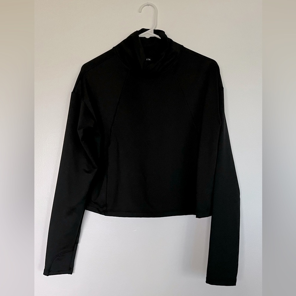Athleta whistler crop mock top